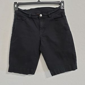 T & Y Fashion Black Bermuda Shorts Size 7/8